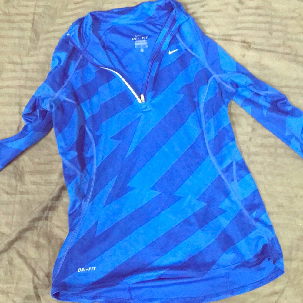 Nike shirt size small